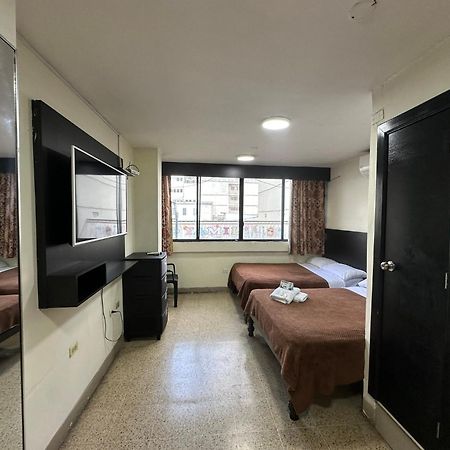 Residencia Terreros Apartment กวายากิล ภายนอก รูปภาพ